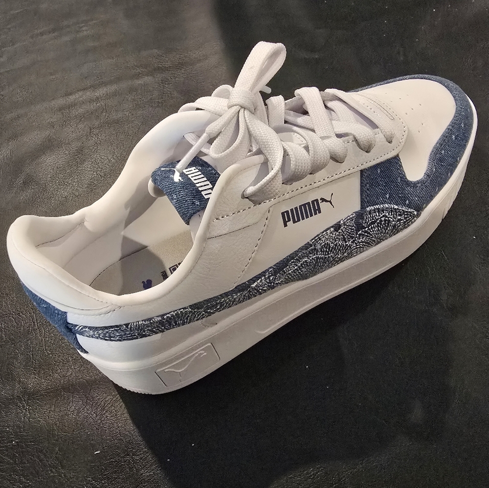 Puma Womens Carina Street Sneaker, Size 9, White and Navy